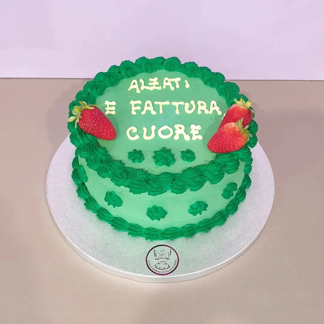 Ugly cake verde con scritta ironica